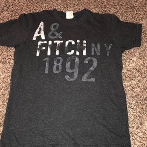 Dark gray men’s muscle tee.